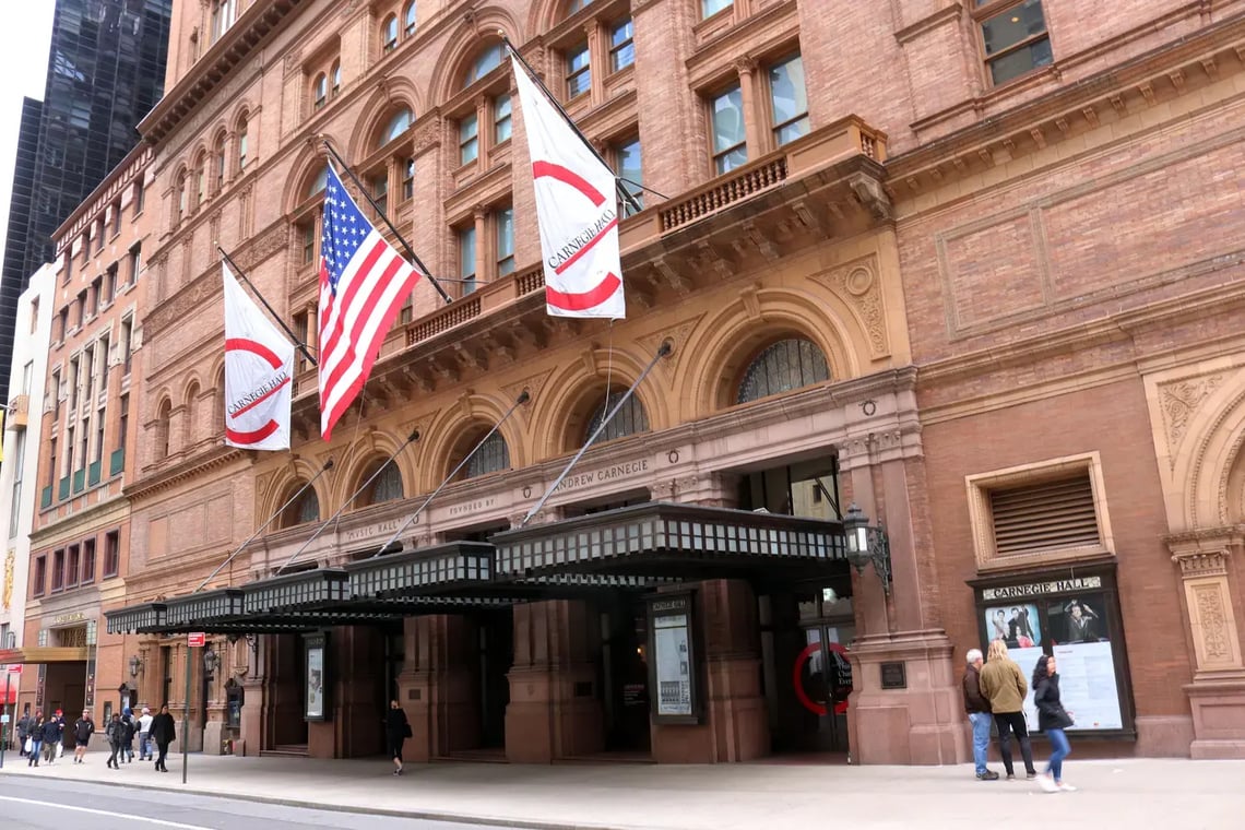 Best Restaurants Near Carnegie Hall: Where to Eat Before a Performance