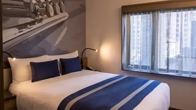 superior queen room