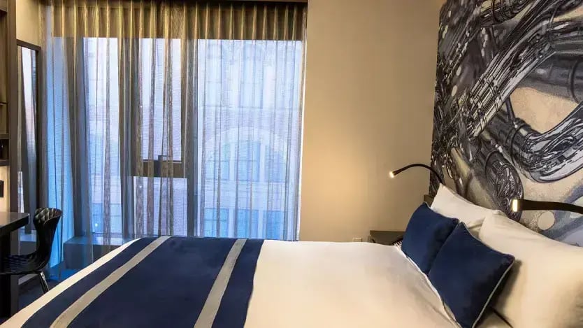 Superior queen hotel room