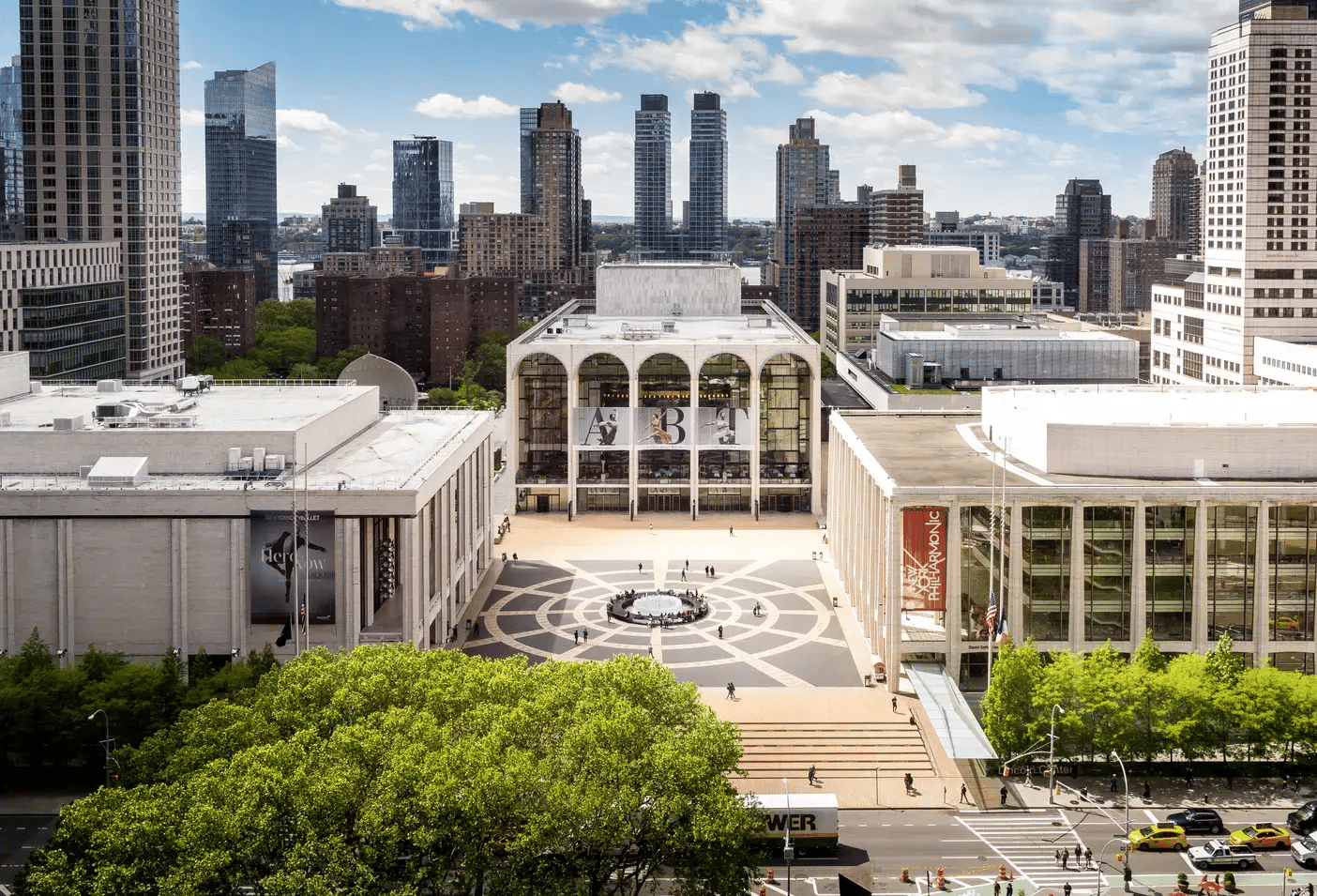 Lincoln Center - Image by Eileen_10 / Shutterstock.com