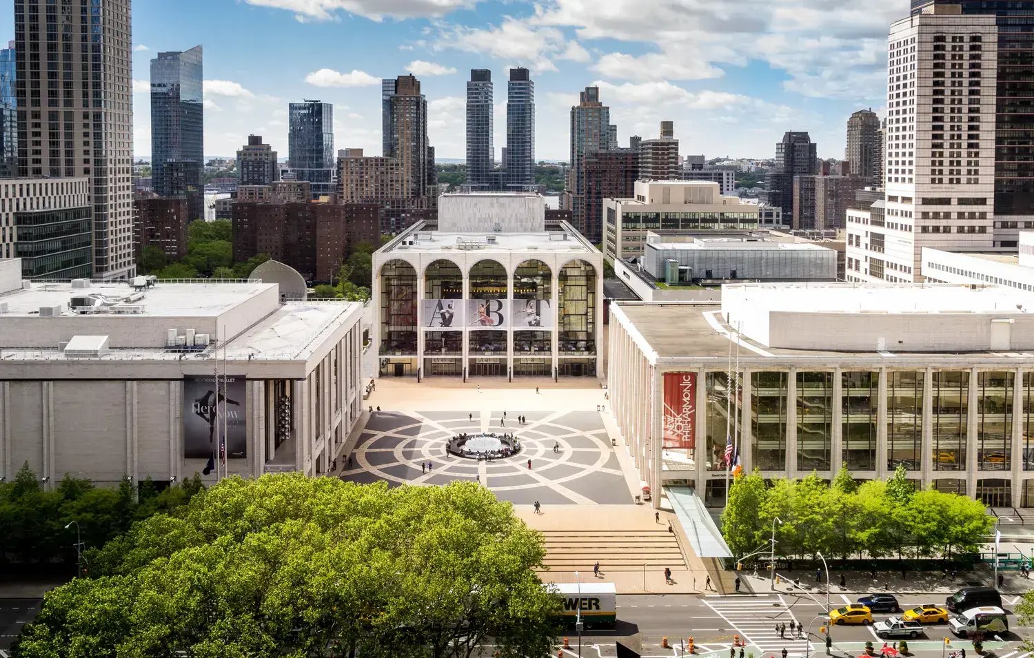 Lincoln Center - Image by Eileen_10 / Shutterstock.com